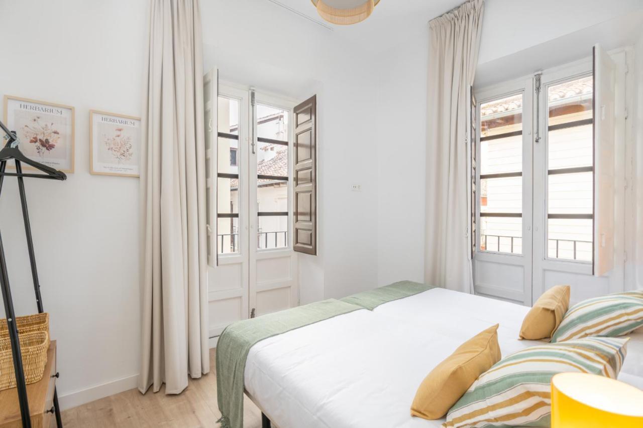 Apartamentos Luna Suites Palacio Dorita 格拉纳达 外观 照片